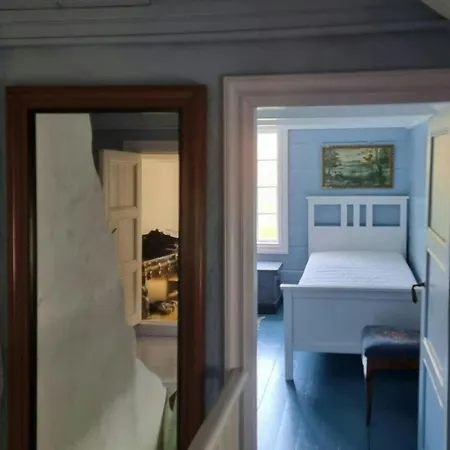 Сasa de vacaciones Historic Lords By Mandal River *